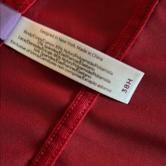 Red Structured Bra with Sweetheart Neckline - Picture 6 of 9